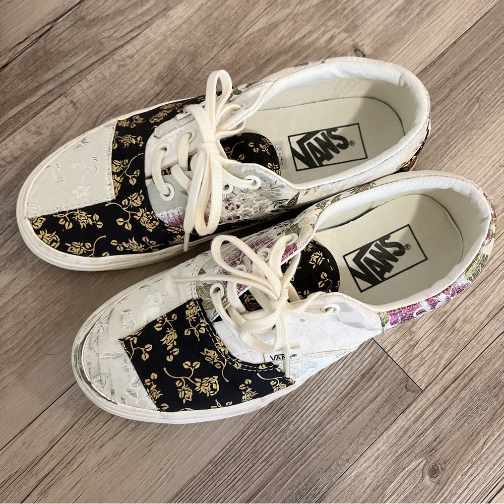 Vans women canvas sneakers